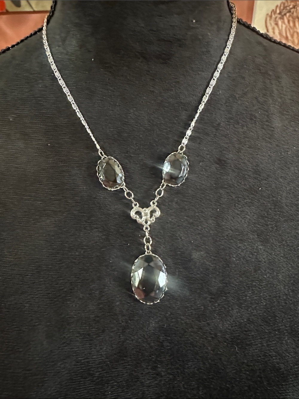 Vintage Silver-Tone Black Crystal Pendant Necklace - Elegant Drop Design